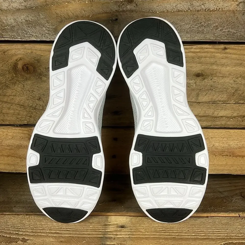 APL Men's Techloom Tracer Sneakers - Black/Cement/White - 7 - New in box